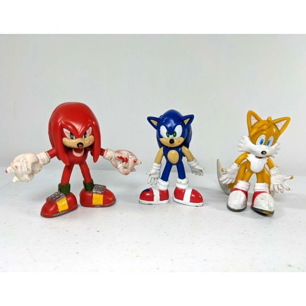 Sonic the Hedgehog Action Figure Lot Knuckles Sonic Tails Sega Toys 3 Pack